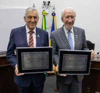 DARCI PIANA E PAULO PENNACCHI SÃO HOMENAGEADOS COM O TÍTULO DE CIDADÃO HONORÁRIO DE ARAPONGAS