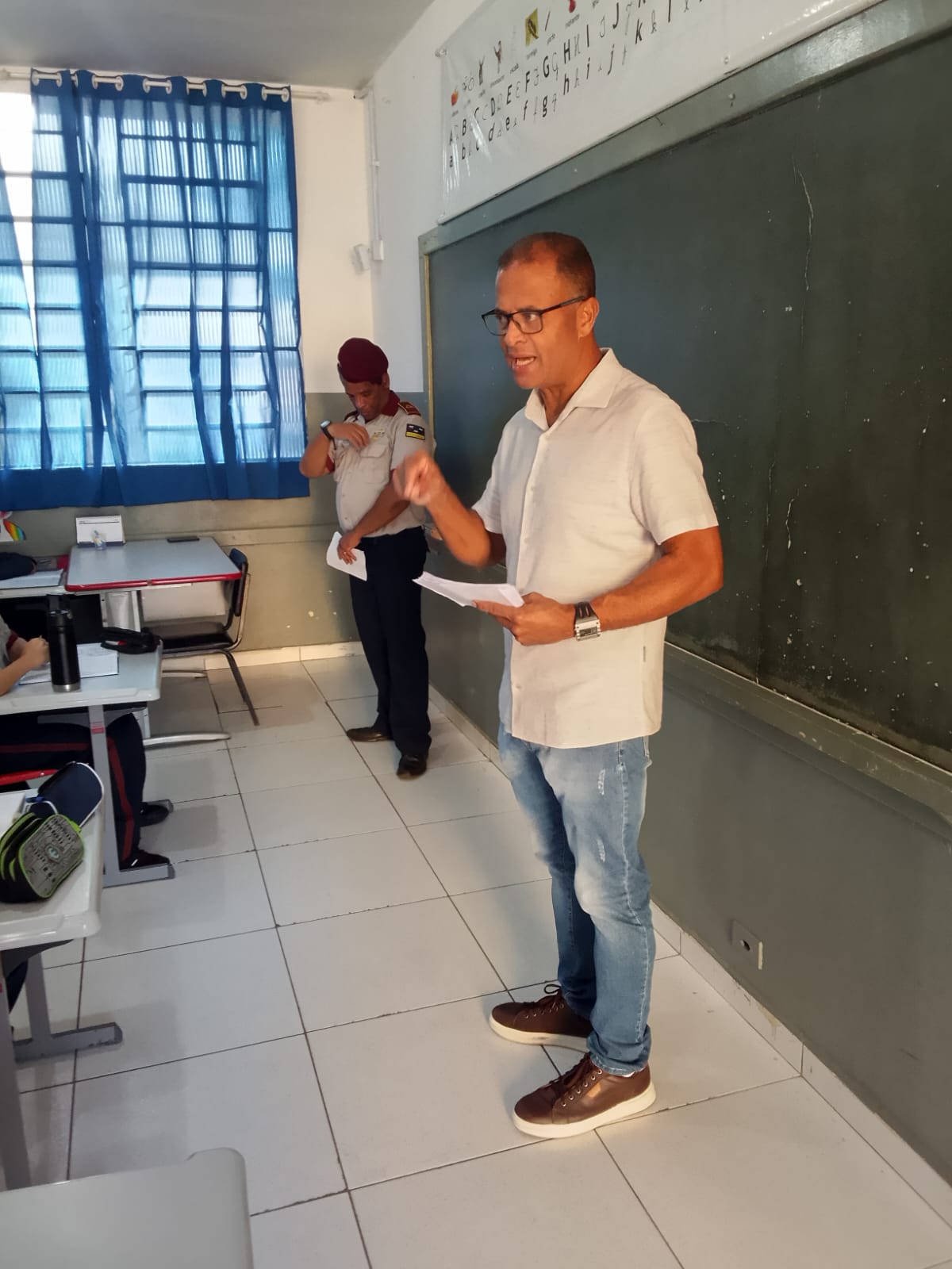 PROCURADORIA ESPECIAL DE DEPENDENTES QUÍMICOS REALIZA AÇÃO EM ESCOLA CÍVICO-MILITAR