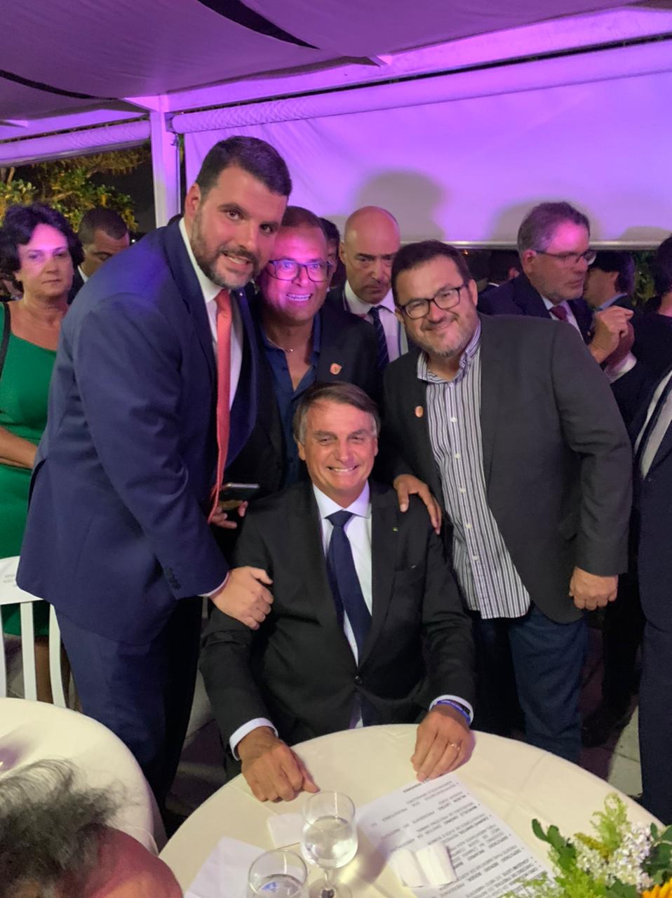 VEREADORES PARTICIPAM DE EVENTOS POLÍTICOS EM BRASÍLIA E CONHECEM O PRESIDENTE JAIR BOLSONARO