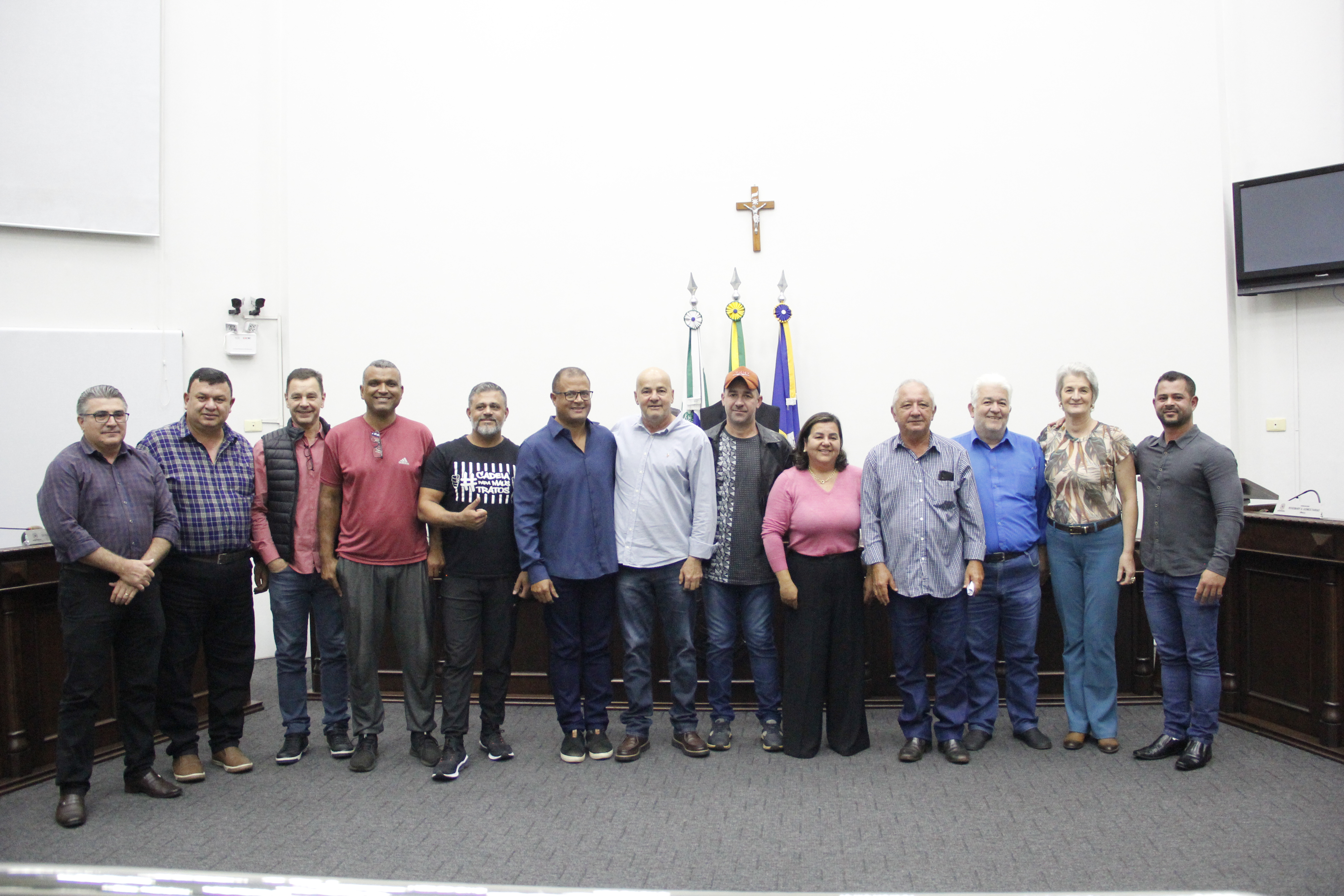 VEREADORES SE EMOCIONAM NA DESPEDIDA DE VEREADORES QUE PERDERAM SEUS MANDATOS